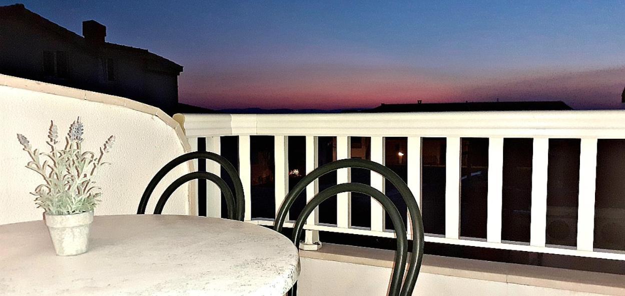 Apartments Villa Bonaca Baška Voda Zimmer foto